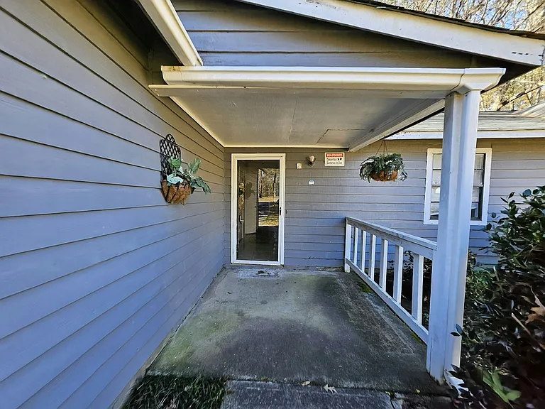300 Martin Dr — Photo 6