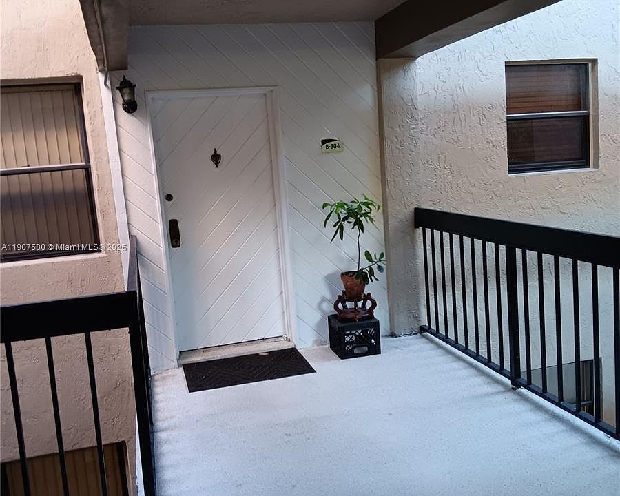 2nd image of 461 Ives Dairy Rd APT 304-2