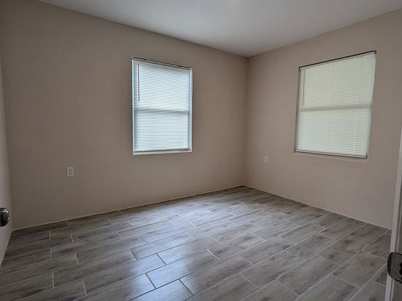 5th image of 10 N Ohio St