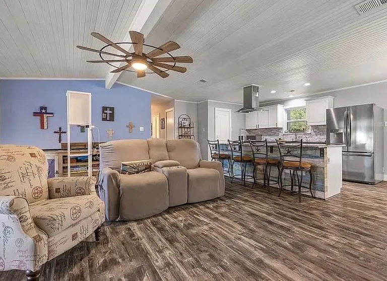1214 Amanda Cir — Photo 5