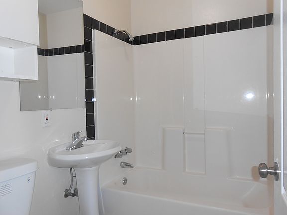 5th image of 24497 Leona Dr