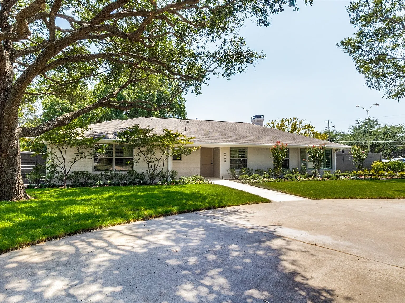 4 bed, 3.0 bath, 2786 sqft, $6,495 — Photo 3