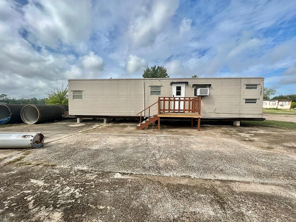 2749 Wagon Trail Rd