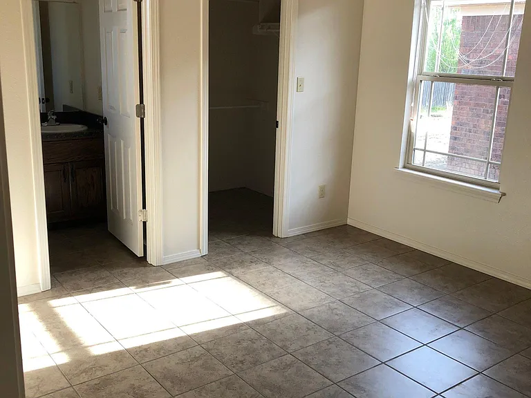 1307 S Oswego Ave — Photo 10