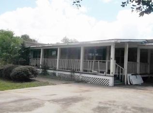 552 County Road 443, Angleton, TX 77515