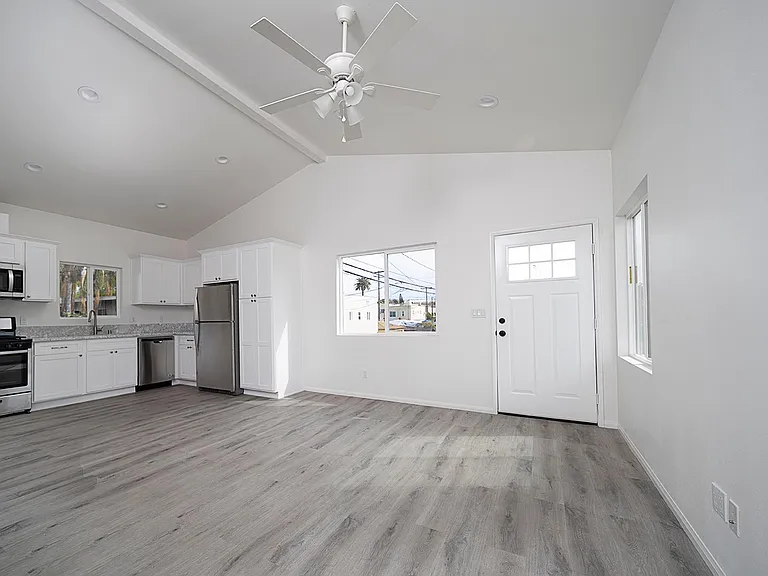 1524 Henderson Ave #B — Photo 3