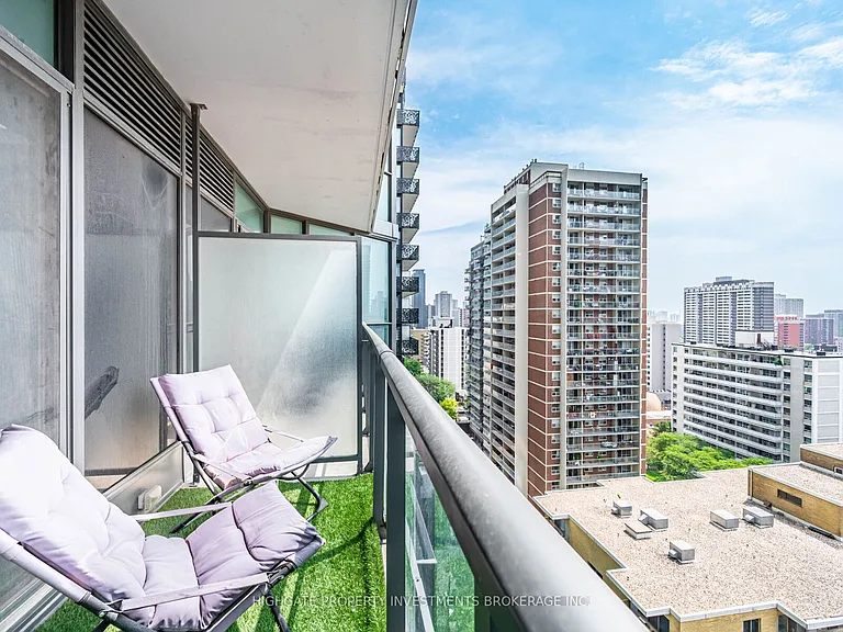 45 Charles St E #1801 — Photo 23