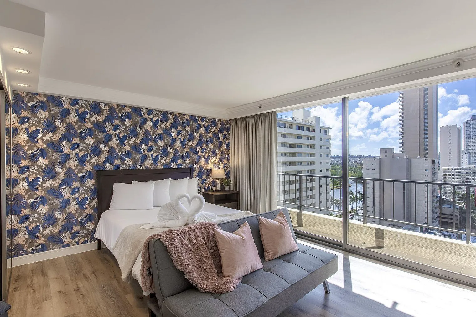 Studio, 1.0 bath, 355 sqft, $5,486 — Photo 4