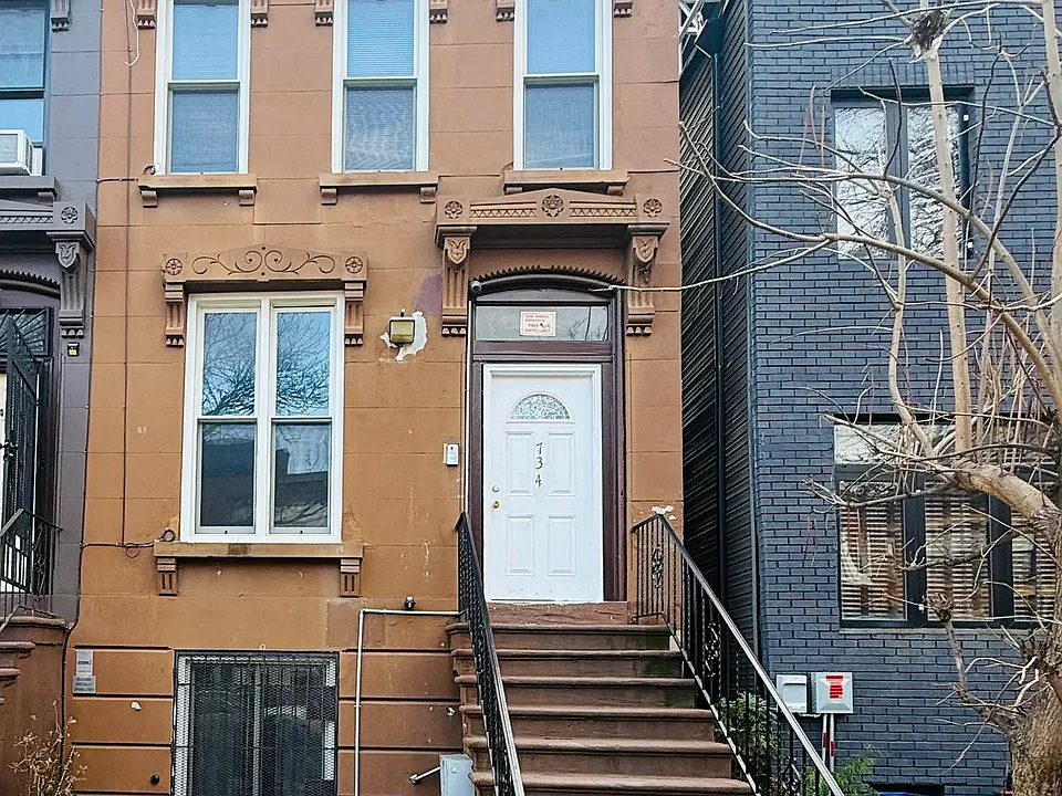 734 Madison St #1