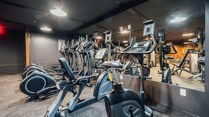 Rented by Nooklyn NYC LLC | media 125