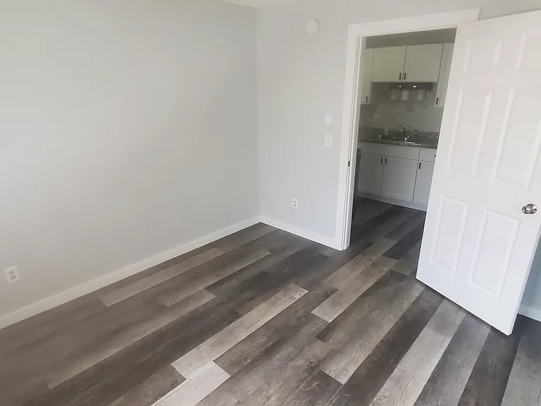919 Gould St #6 — Photo 10