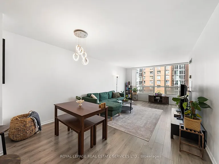 5785 Yonge St #601 — Photo 2