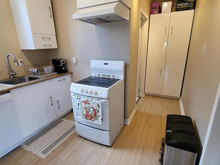 392 Aberdeen Ave #1 — Photo 2