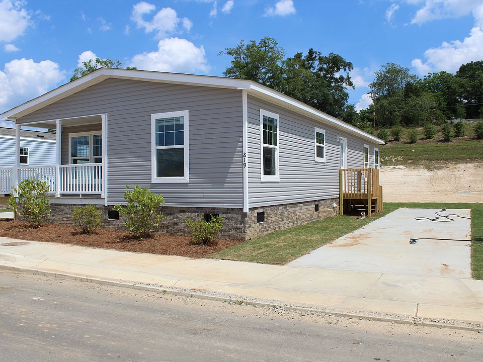 2nd image of 819 Lookout Dr
