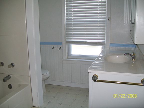 4th image of 321 Jersey Ave