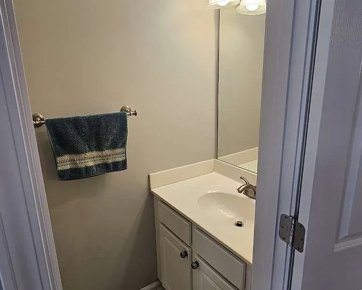 325 Devonshire Dr — Photo 7