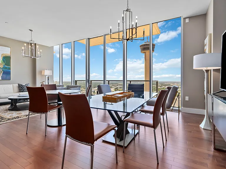 610 E Market St #2915 — Photo 6