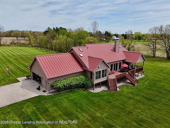 5th image of 10272 Wacousta Rd