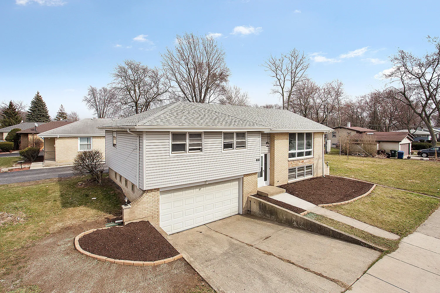 1153 Ridge Rd photo 1