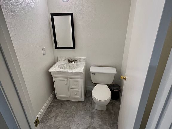 3rd image of 2526 Valley St #2