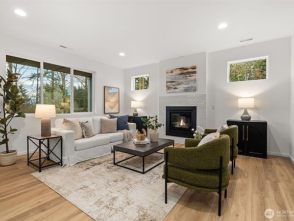 2nd image of 3307 219th Avenue E
