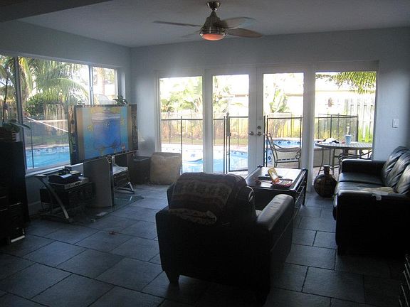 2nd image of 800 SE 10th Ter