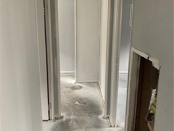 5th image of 4226 Evanston Ave