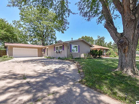 2nd image of 2741 Scott Ave