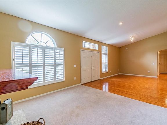 4th image of 15019 Heronglen Dr