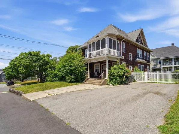 207 Middlesex St, North Andover, MA 01845