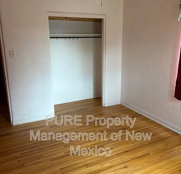 536 Arizona St SE — Photo 18