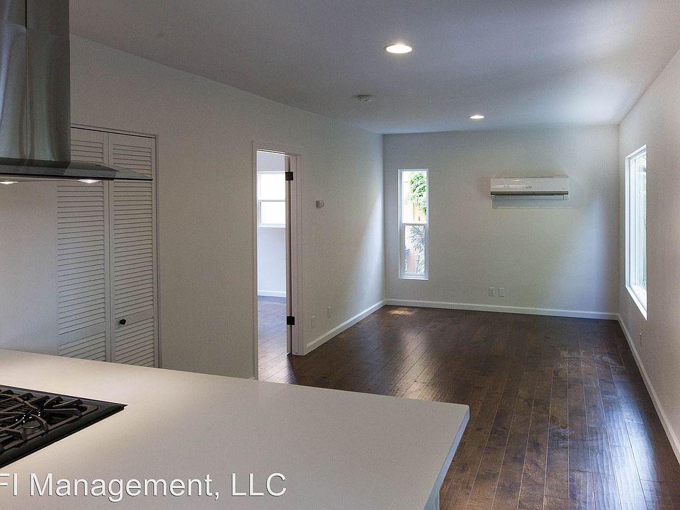 1st image of 2125 1/2 Las Colinas Ave