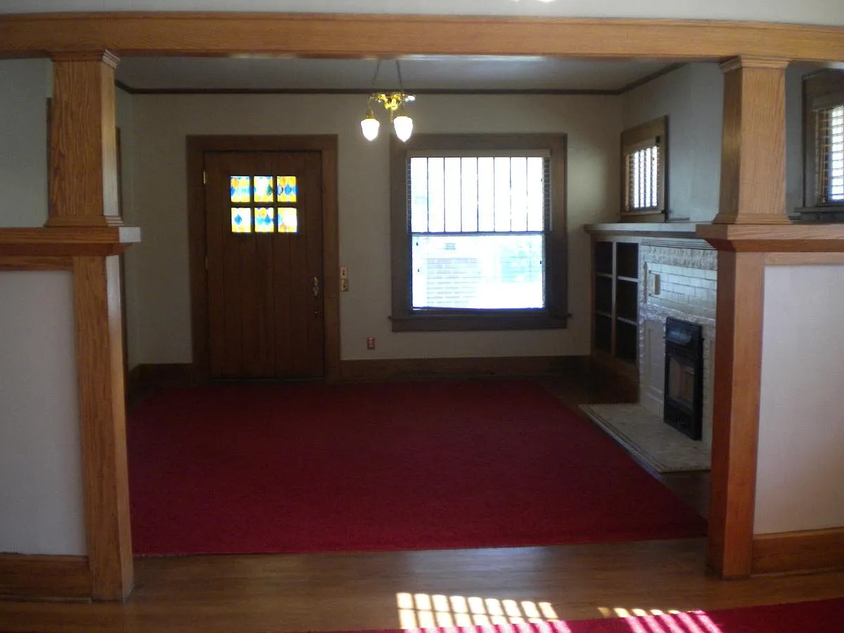 Living Room - 118 NW 19th St