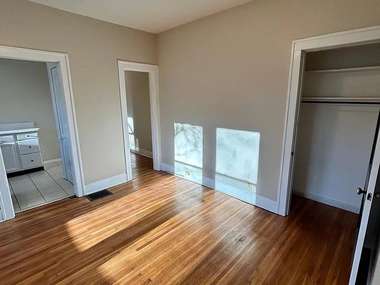 1911 Roanoke Ave #1 — Photo 6