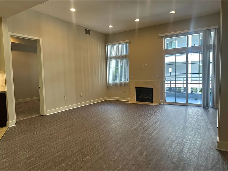 Axis 2300 Apartments — Photo 149