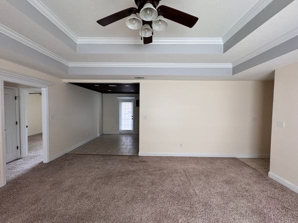 3446 Greenhill Dr