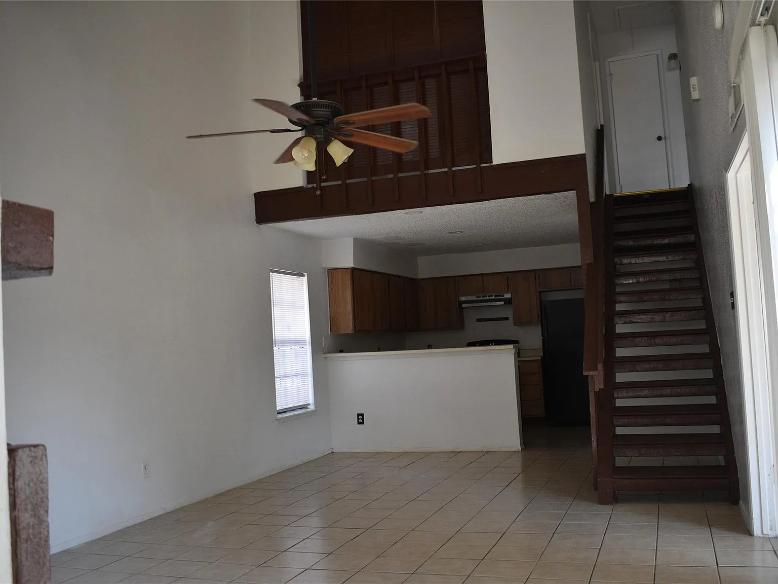 3 bed, 2.0 bath, 1320 sqft, $1,650 — Photo 3