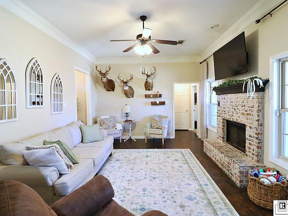 4th image of 214 Hedge Hill Dr
