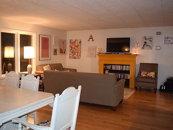 5th image of 9739 Mill Ct E #B1