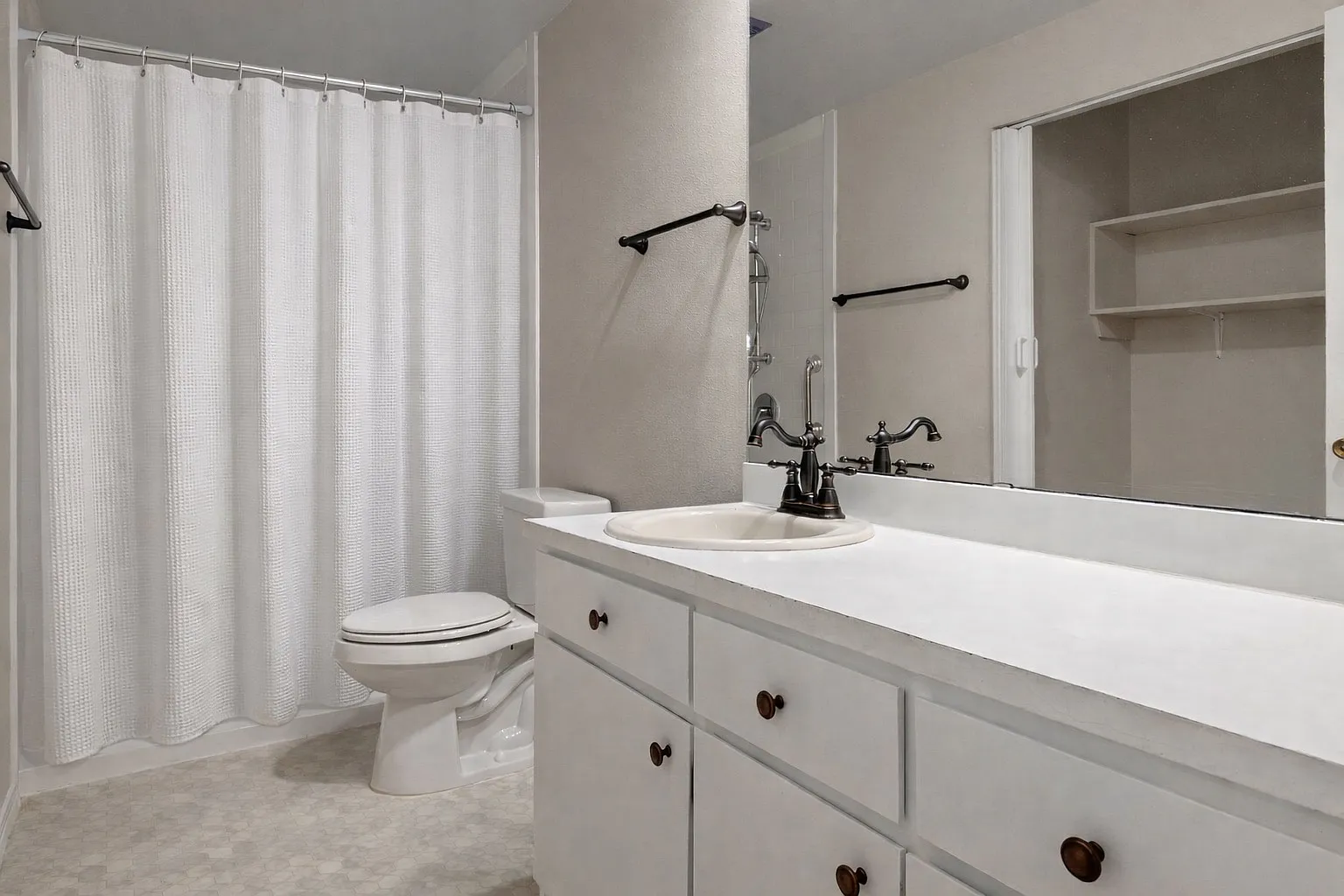 4 bed, 1456 sqft, $1,200 — Photo 4