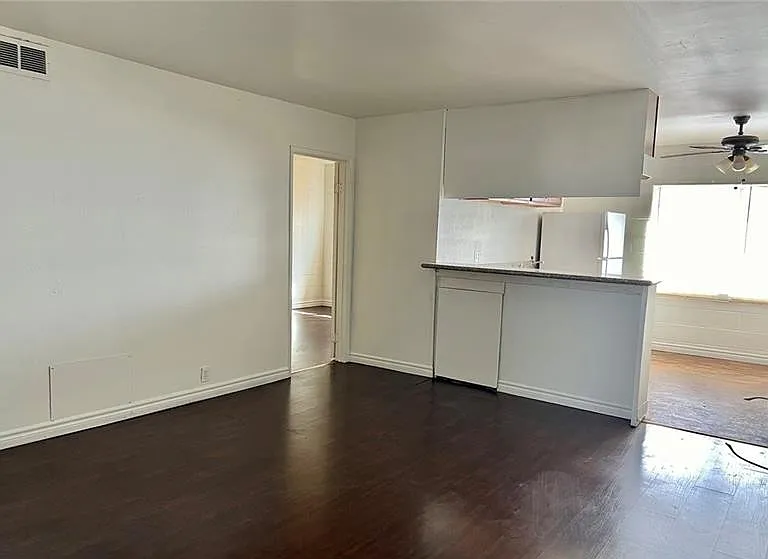581 Northrop Ave #1 — Photo 5