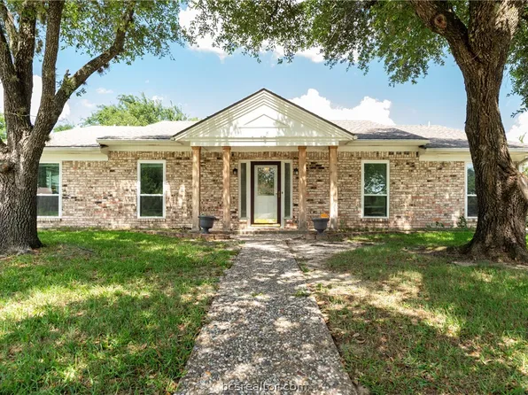 3705 Holly Dr, Bryan, TX 77802