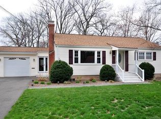 10 Middle Dr, Windsor Locks, CT 06096