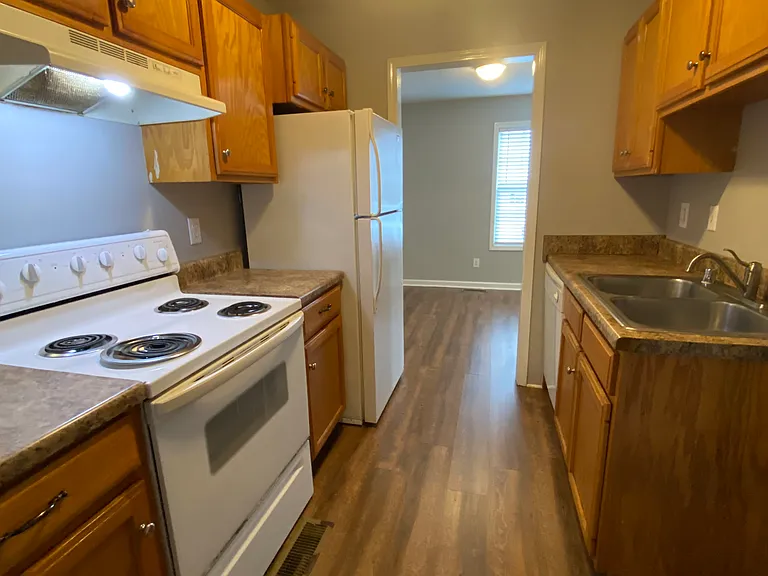 204 Clark St #C — Photo 5