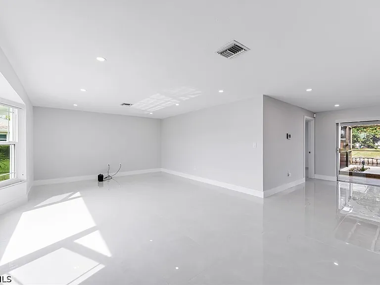 1729 Cascade Way — Photo 9