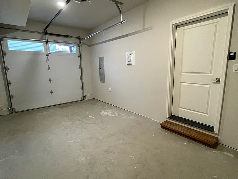 1030 Finch Ln #H — Photo 36