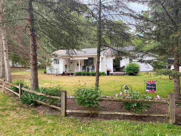 118 Beverly Dr, Prudenville, MI 48651
