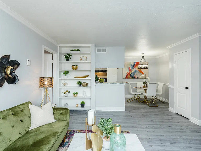 Villa Solano Apartments — Photo 9