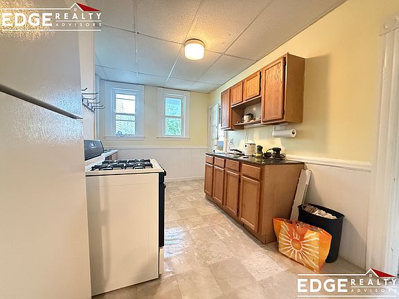 2nd image of 539 Washington St #2