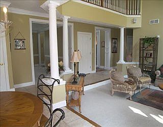 5th image of 909 Black Oak Ct